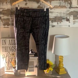 “Layer 8”Womens Workout Running Yoga Capri/Legging